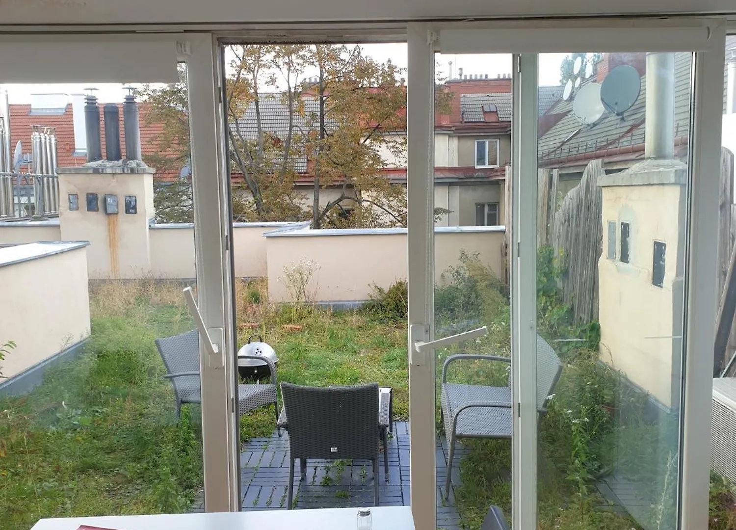 Homestay Helles Zimmer Mit Dachterrasse Nahe Schoenbrunn Vienna Austria
