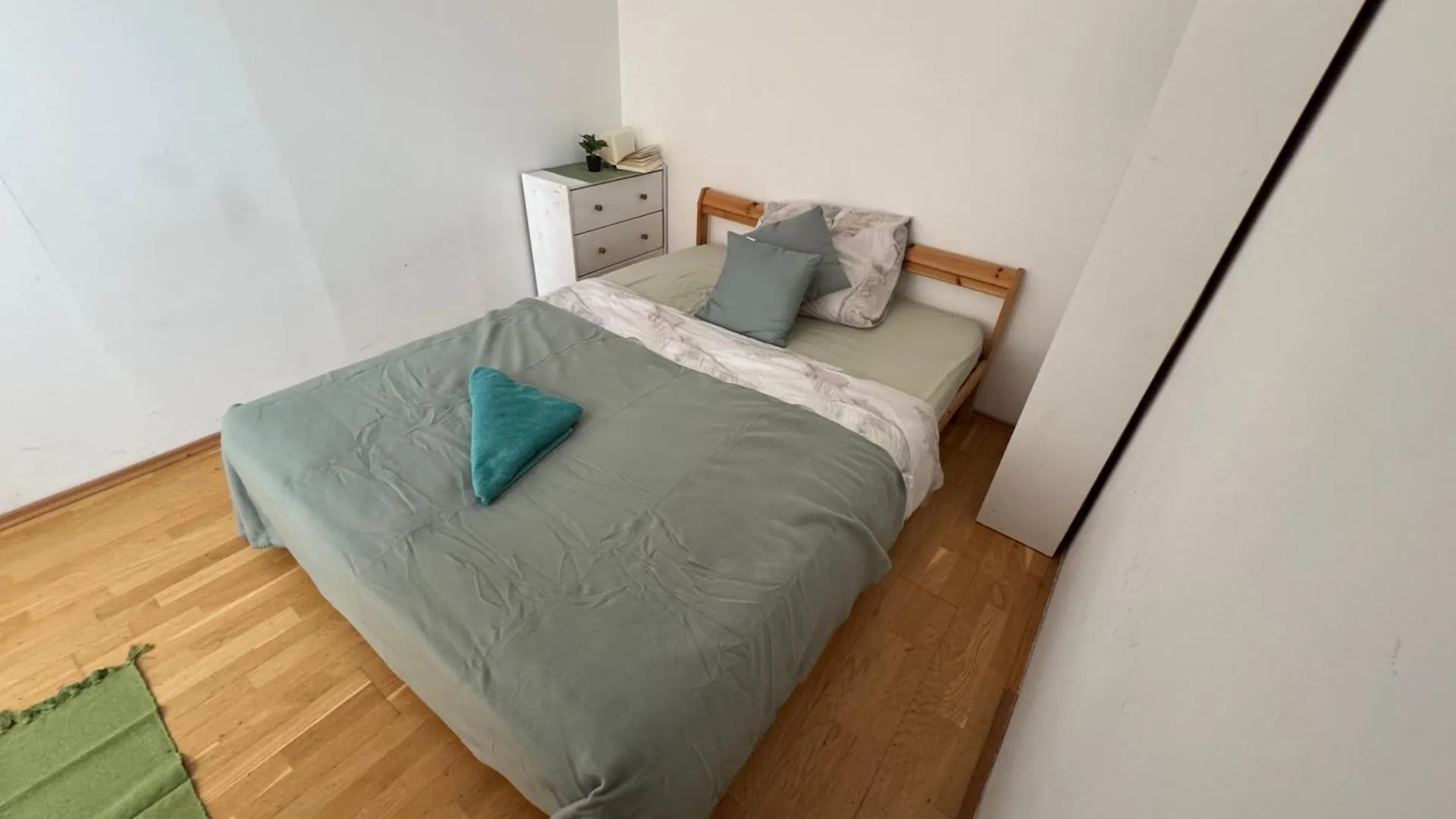 Helles Zimmer Mit Dachterrasse Nahe Schoenbrunn Vienna