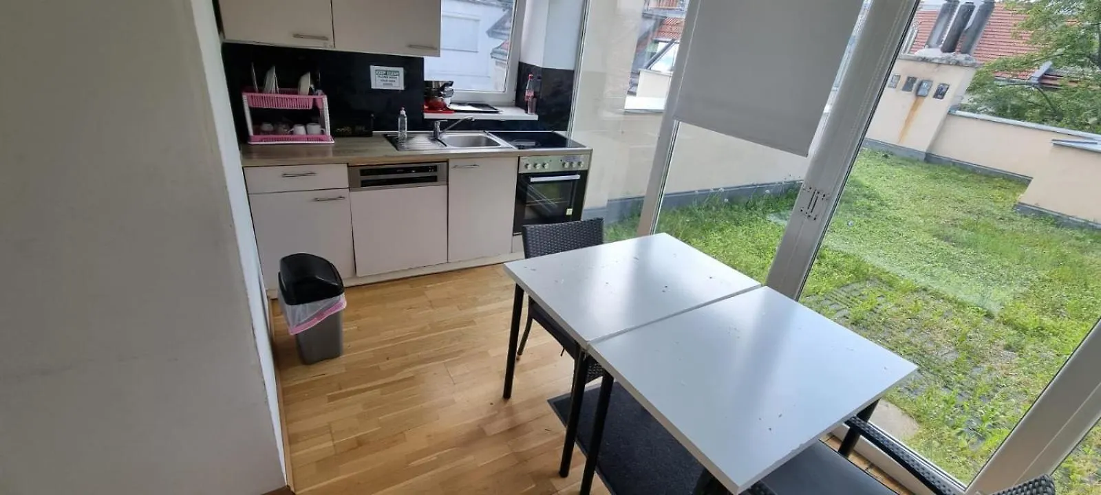 Helles Zimmer Mit Dachterrasse Nahe Schoenbrunn Vienna