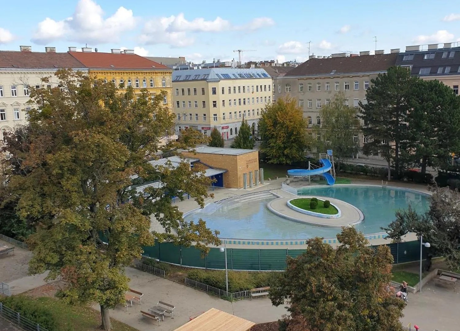 Helles Zimmer Mit Dachterrasse Nahe Schoenbrunn Vienna Homestay